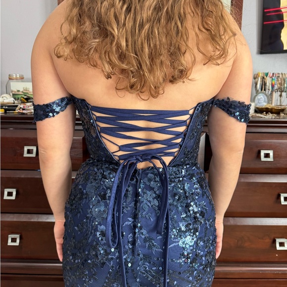 AVA PRESLEY Off the shoulder sweetheart sequin prom dress size 4 - Picture 3 of 6